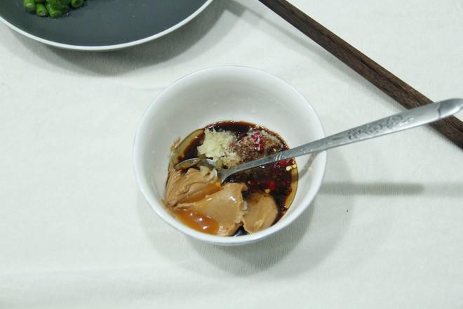 不一樣的家常菜，花生醬蘸汁豆角的做法-咸鮮味拌菜譜