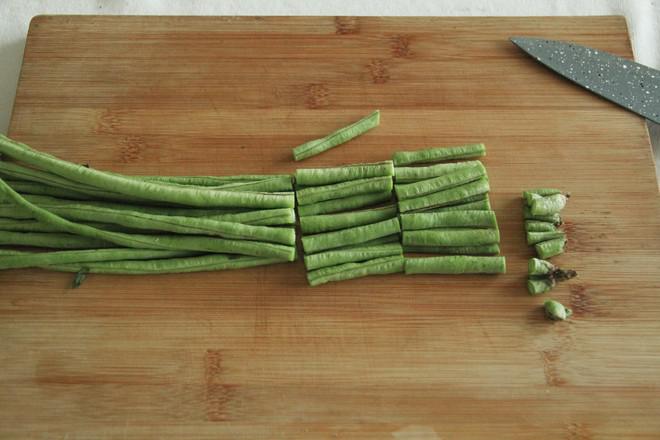 不一樣的家常菜，花生醬蘸汁豆角的做法-咸鮮味拌菜譜