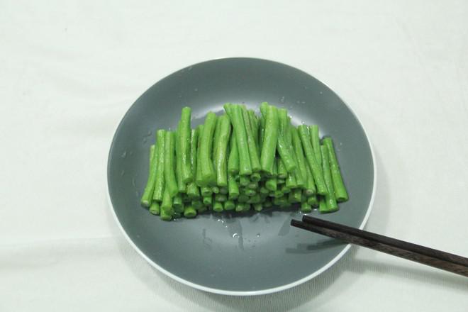 不一樣的家常菜，花生醬蘸汁豆角的做法-咸鮮味拌菜譜