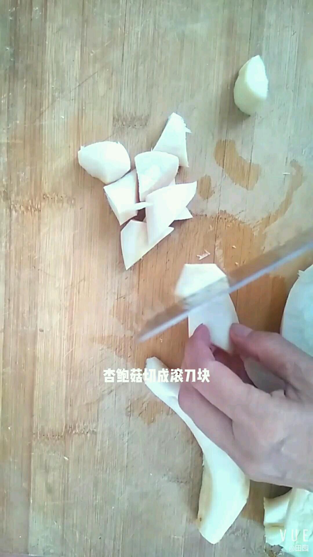 紅燒冬瓜杏鮑菇的做法-咸鮮味燒菜譜