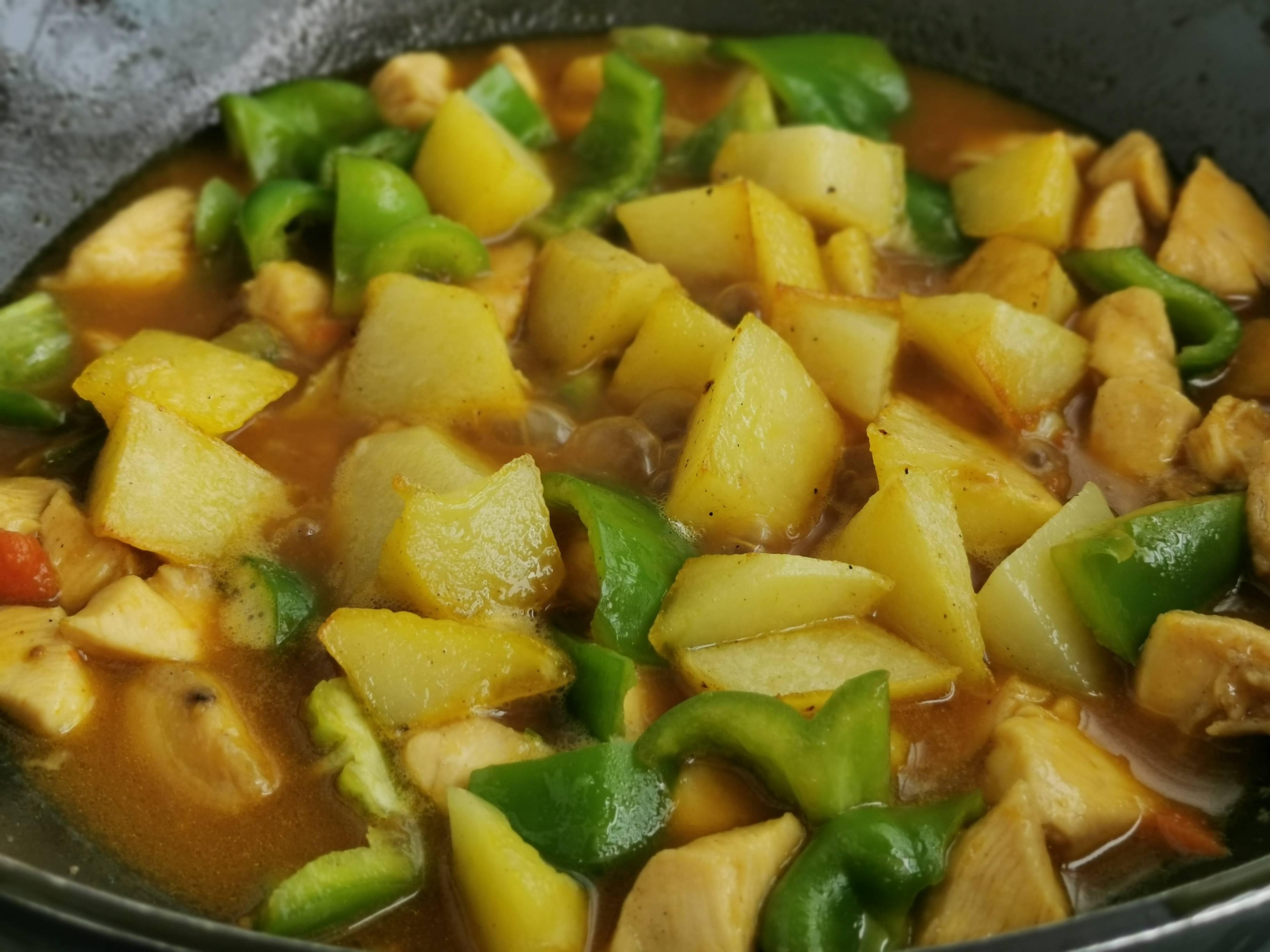 咖喱雞塊的做法-咖喱味燒菜譜