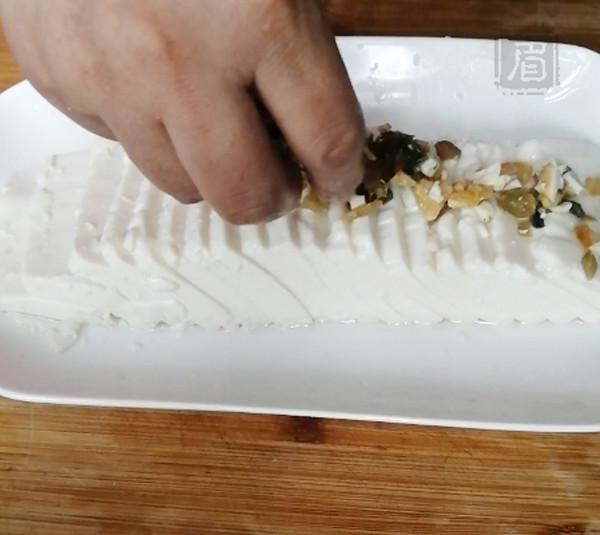 皮蛋榨菜拌豆腐的做法-咸鮮味拌菜譜