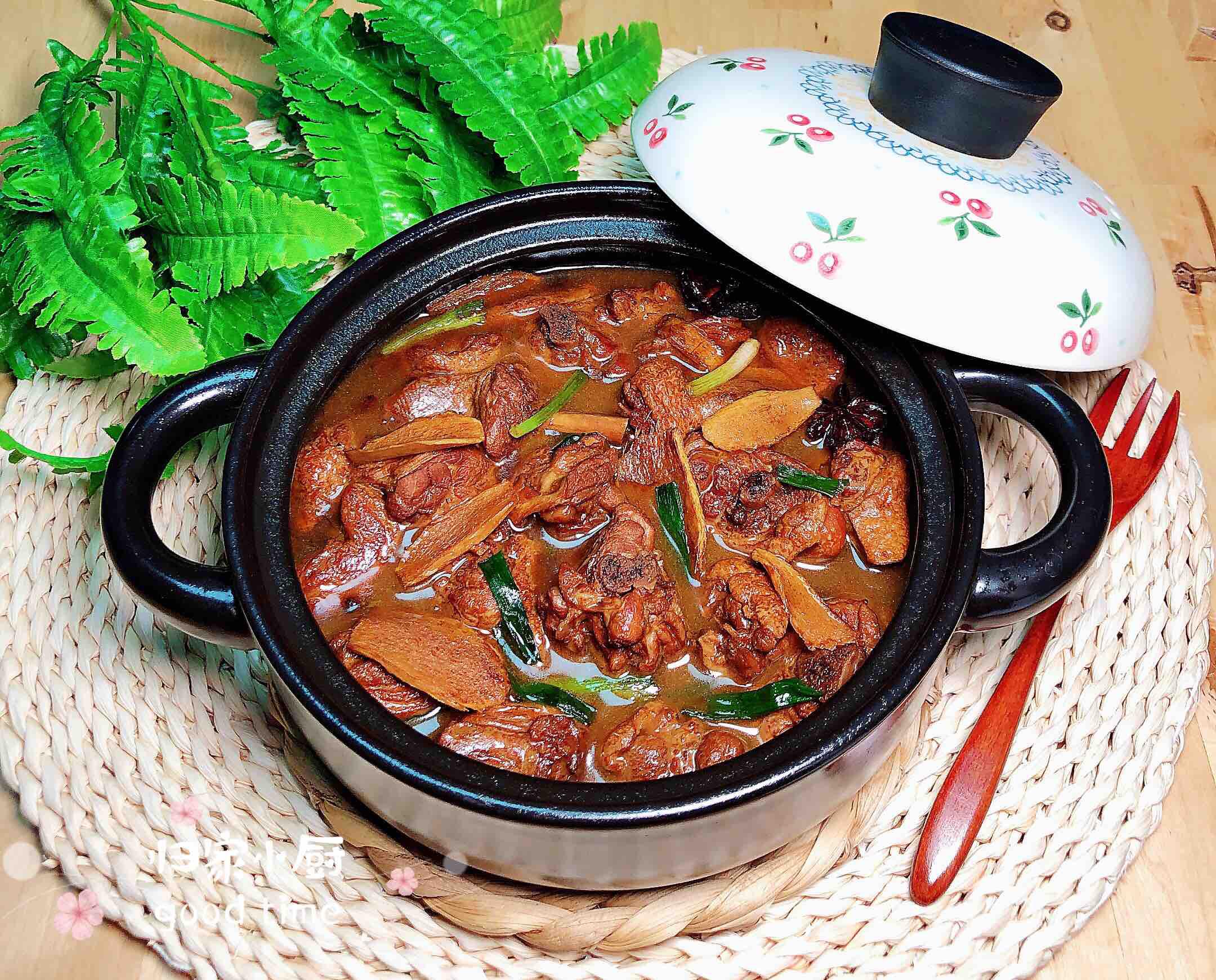 養生姜母鴨（祛暑濕肺燥、氣血雙補）的做法-咸鮮味燉菜譜