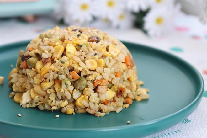 這款蛋炒飯，顏值與味道并存，不怕小朋友不愛吃飯了的做法-家常味炒菜譜