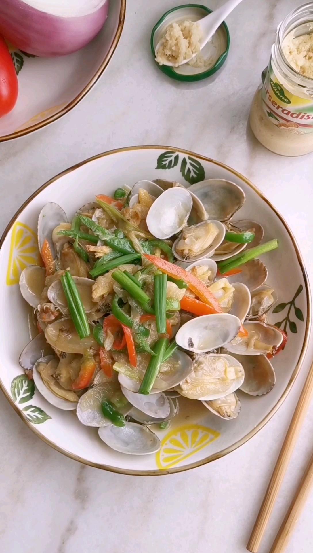 爆炒花甲的做法-家常味炒菜譜