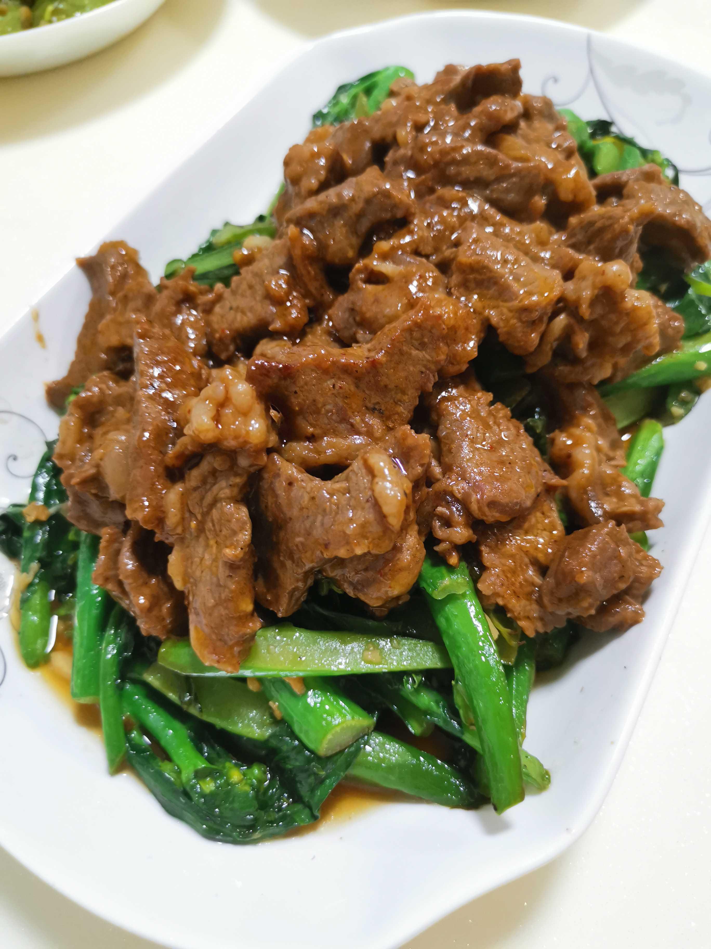 沙茶牛肉芥蘭的做法-醬香味炒菜譜