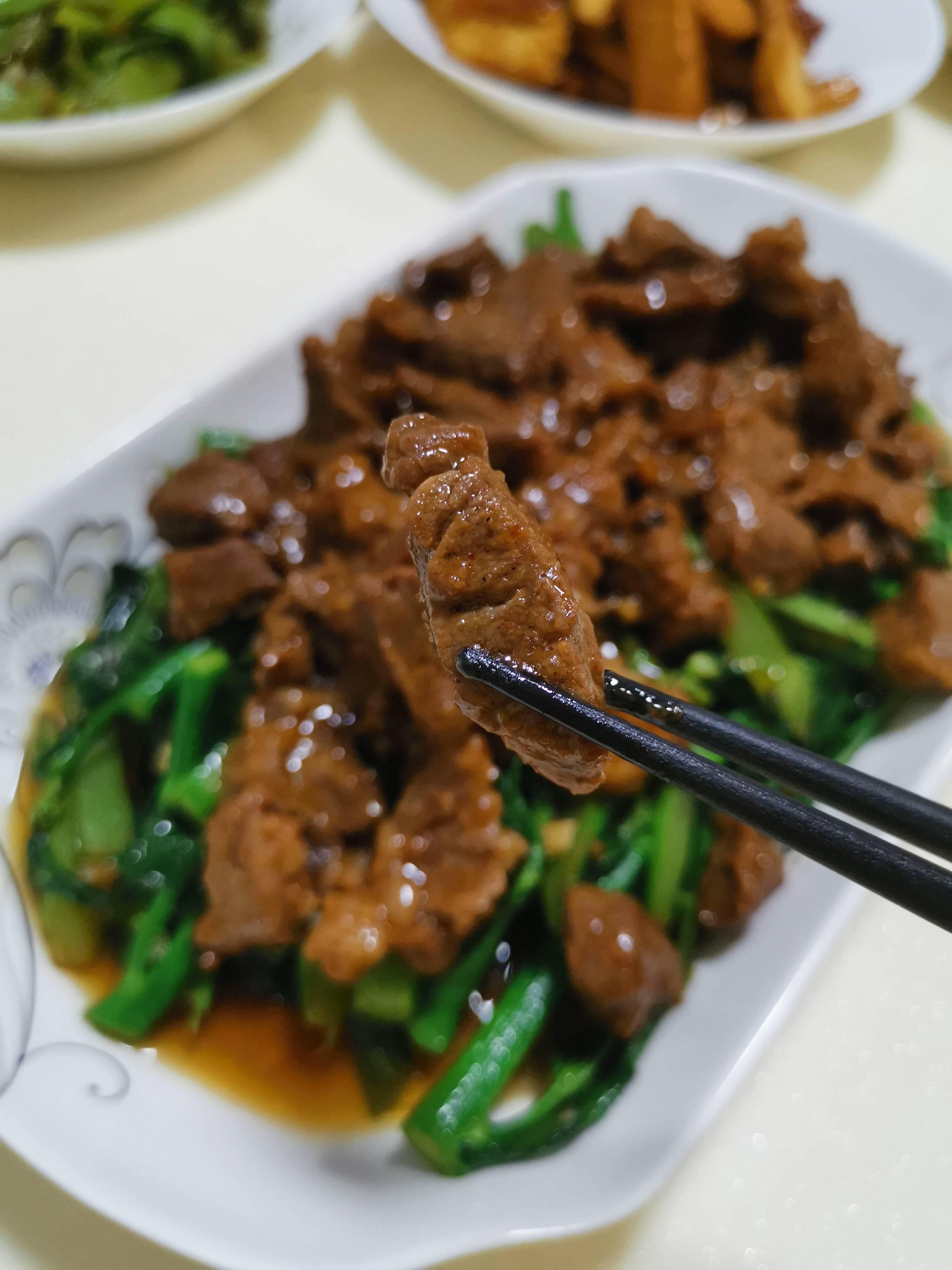 沙茶牛肉芥蘭的做法-醬香味炒菜譜