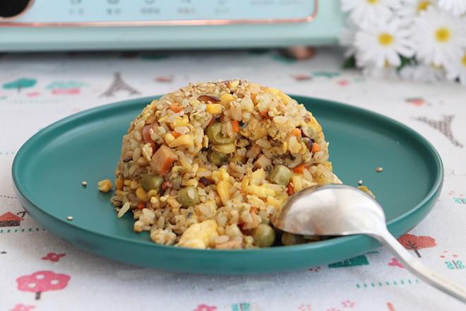 這款蛋炒飯，顏值與味道并存，不怕小朋友不愛吃飯了的做法-家常味炒菜譜