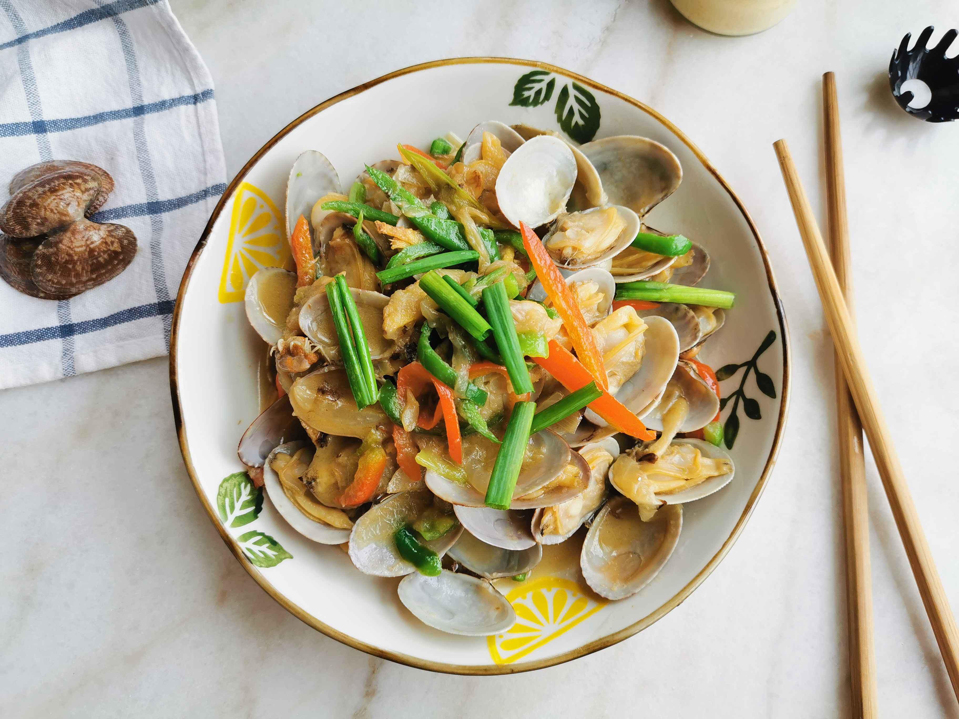 爆炒花甲的做法-家常味炒菜譜