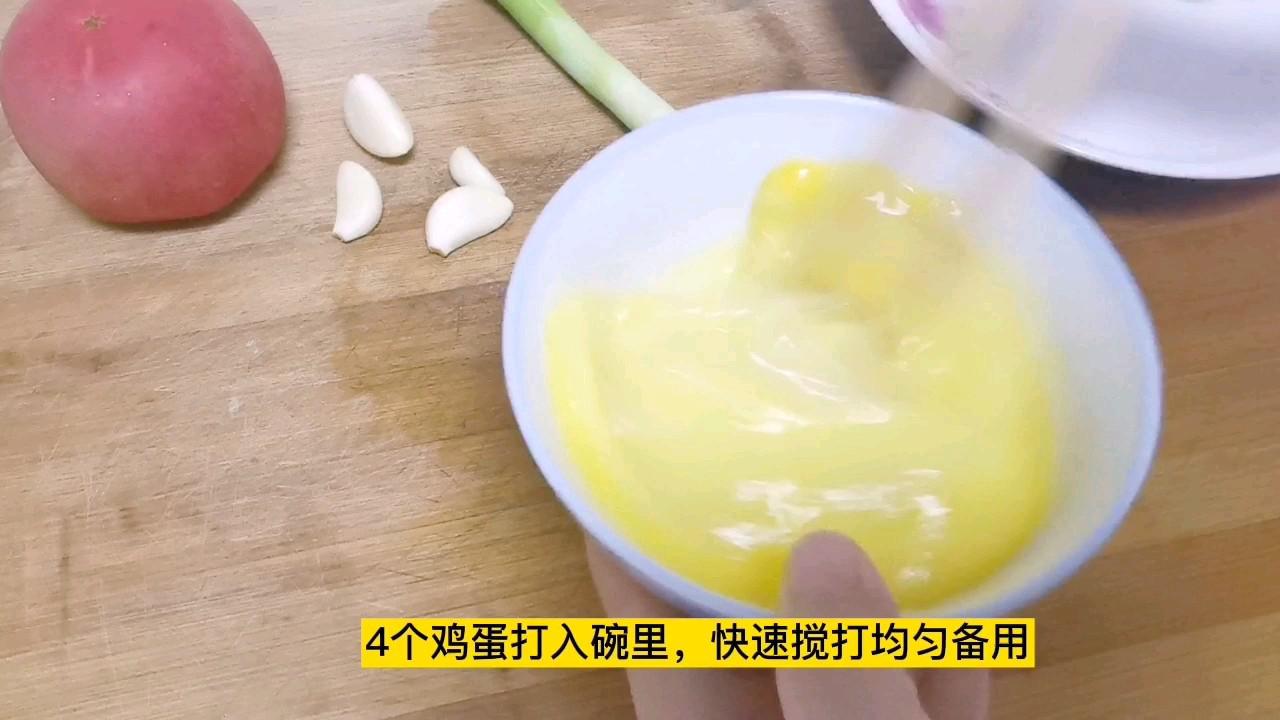 下飯神菜～西紅柿炒雞蛋，大蒜和白糖是提味的關鍵的做法-家常味炒菜譜