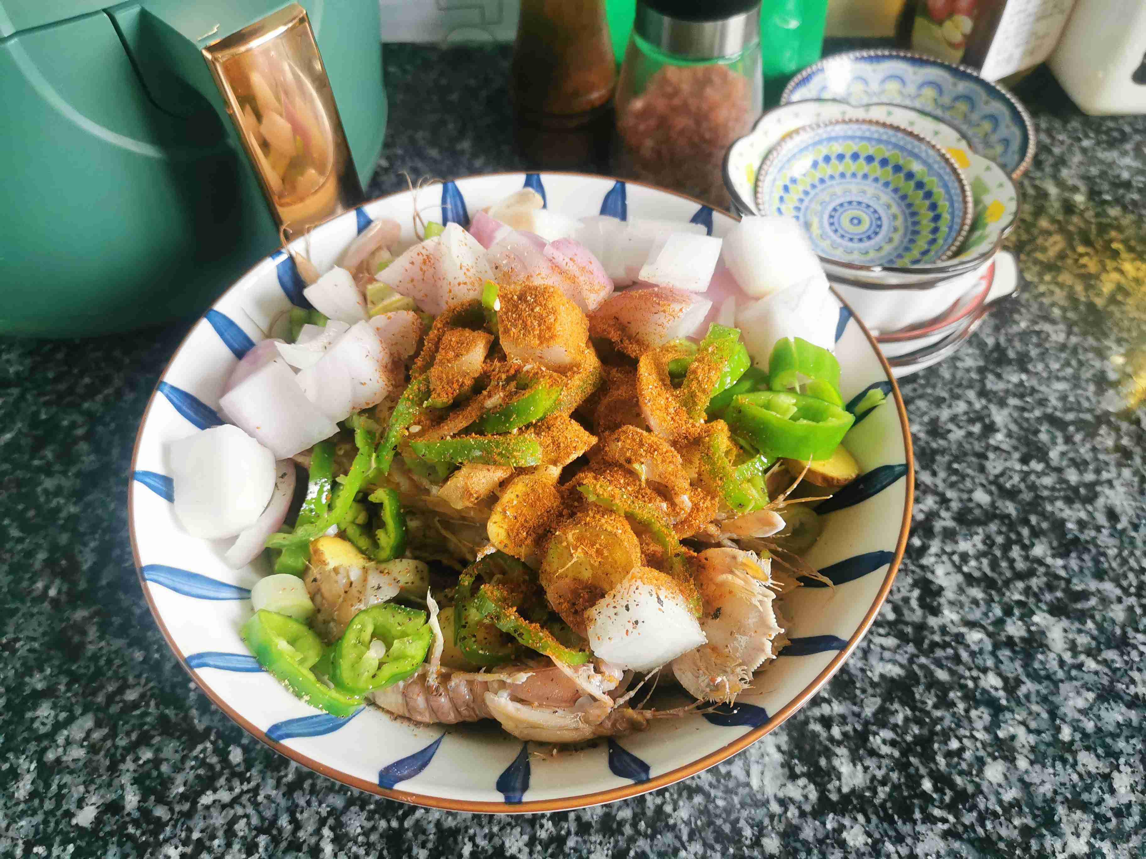 椒鹽皮皮蝦的做法-其它口味炸菜譜