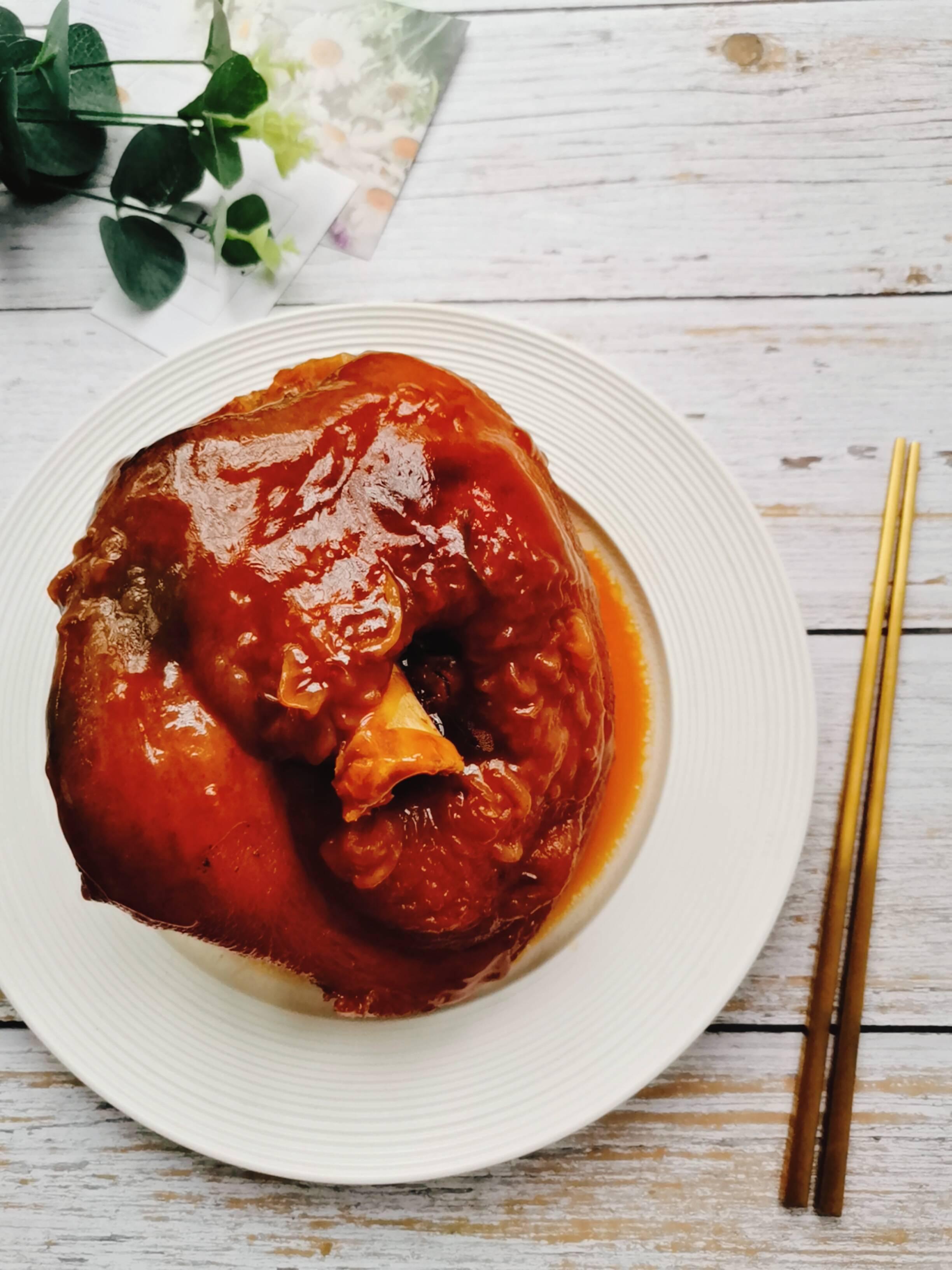 香鹵肘子的做法-咸鮮味鹵菜譜