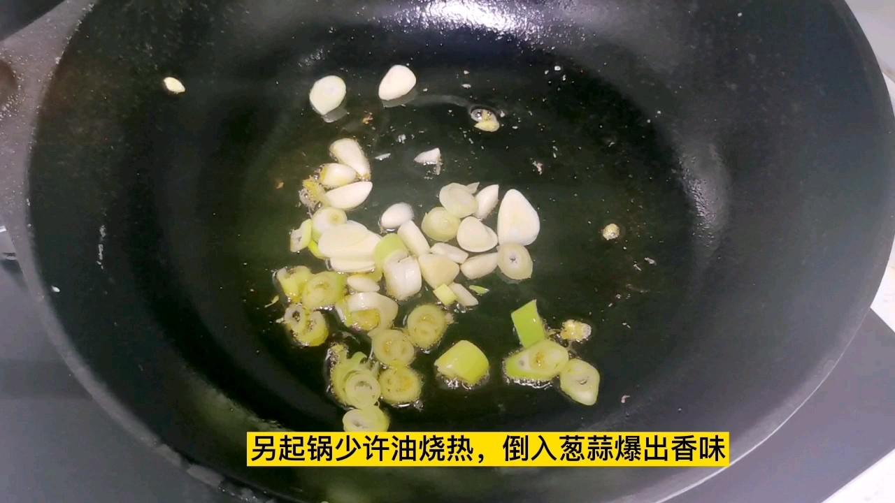 下飯神菜～西紅柿炒雞蛋，大蒜和白糖是提味的關鍵的做法-家常味炒菜譜