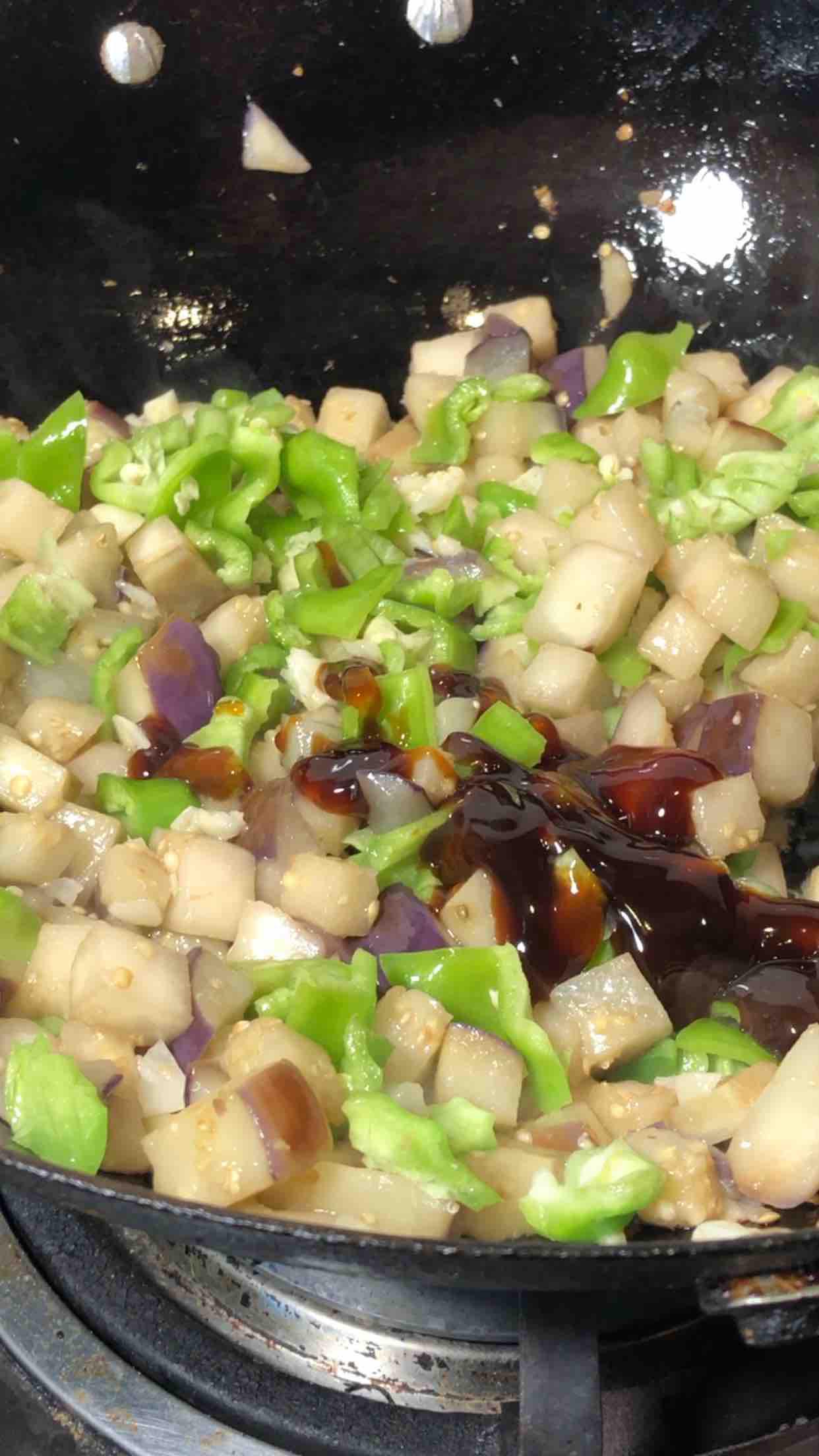 茄子新吃法的做法-家常味炒菜譜