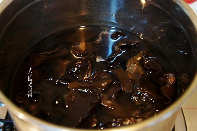 木耳爆炒小白菜的做法-蒜香味炒菜譜