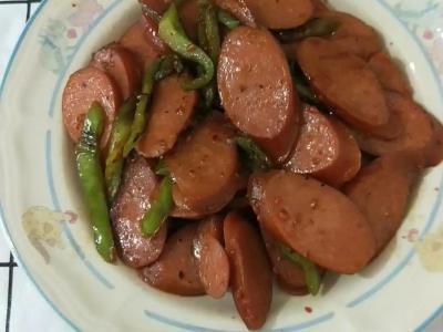 青椒蒜味腸的作法-家常味炒菜譜