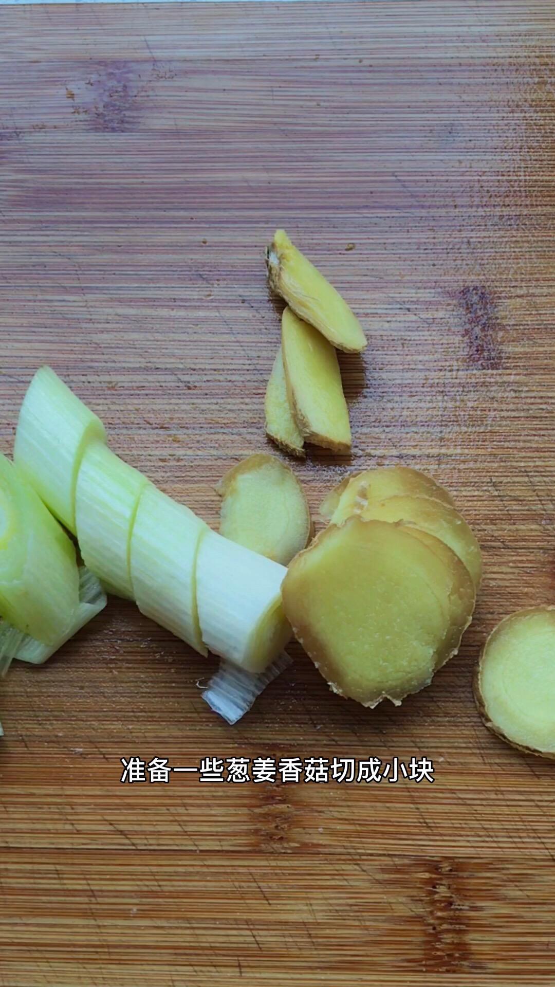 鮮香下飯的土豆燜雞腿的做法-家常味燜菜譜