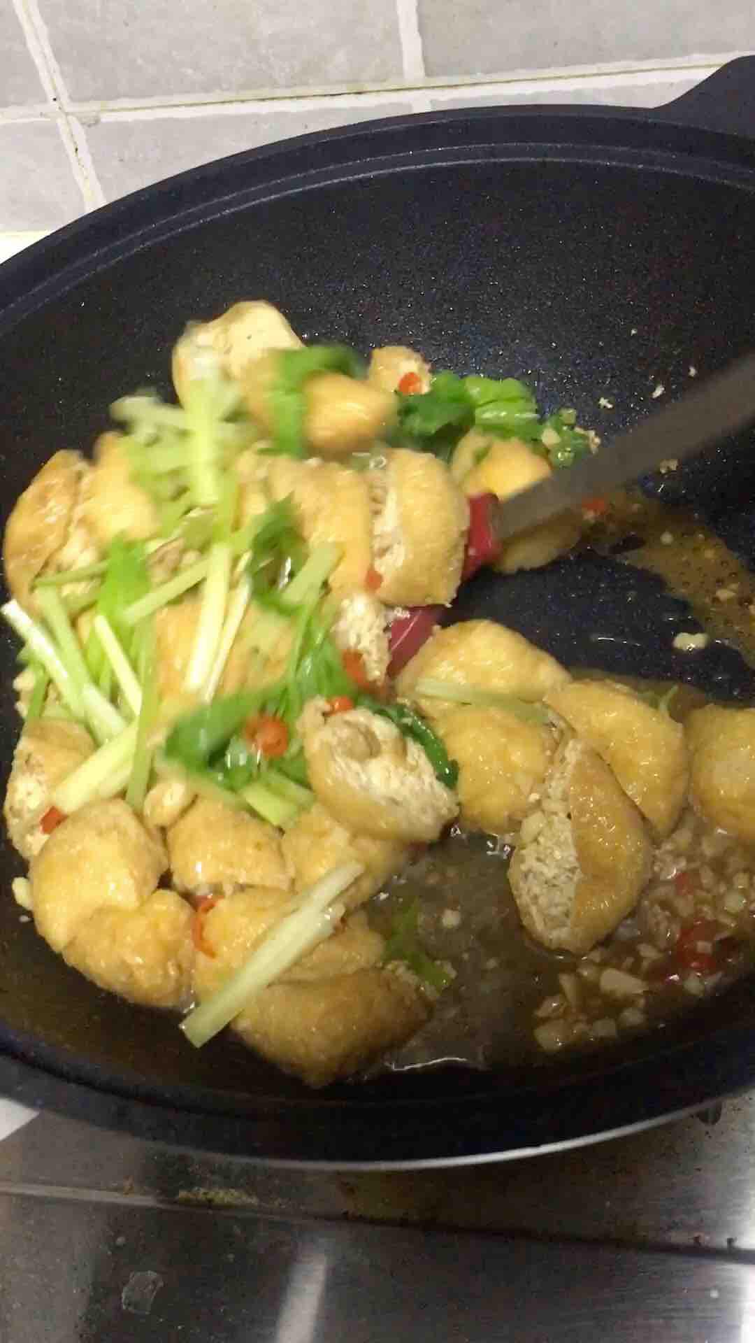 紅燒豆腐泡的做法-家常味燒菜譜