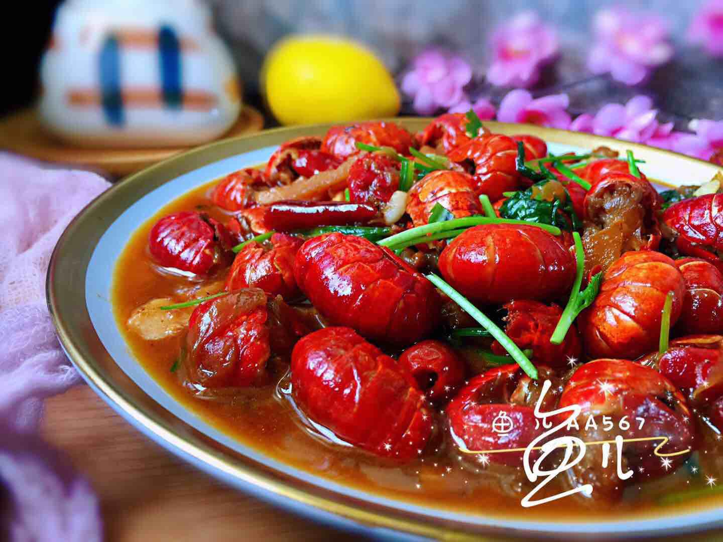 香辣龍蝦尾的做法-香辣味炒菜譜