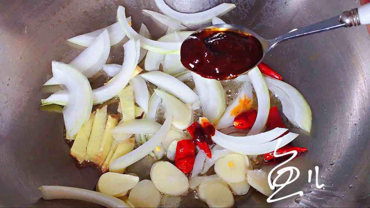 香辣龍蝦尾的做法-香辣味炒菜譜