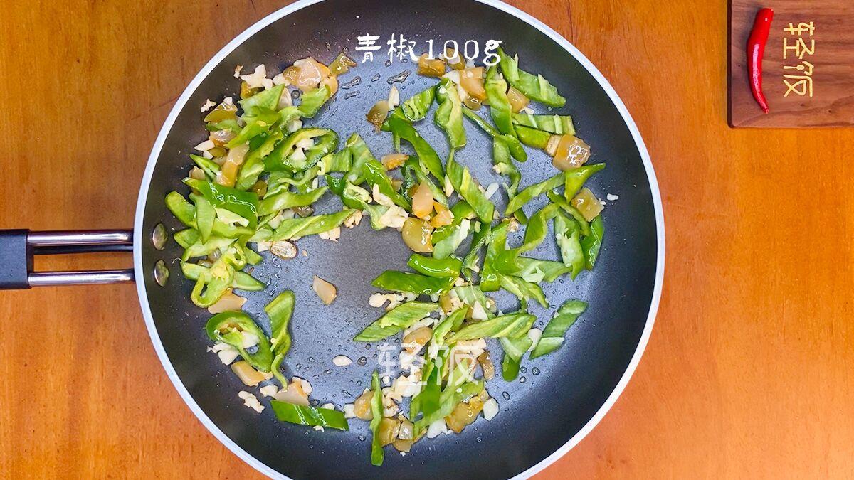 榨菜青椒炒香干丨小孩老人補鈣身體強壯，不會吃就可惜了的做法-家常味炒菜譜