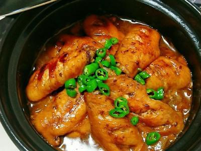 葡萄酒砂鍋雞翅煲的作法-咸鮮味燉菜譜