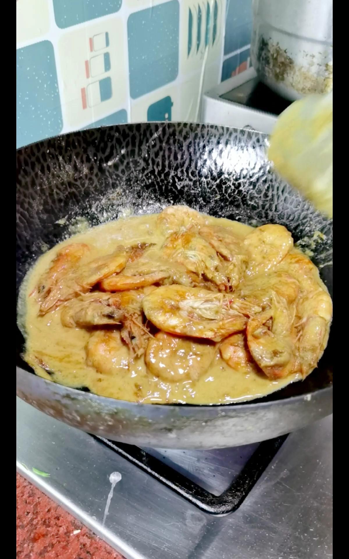 泰式咖喱蝦的做法-咸鮮味炒菜譜