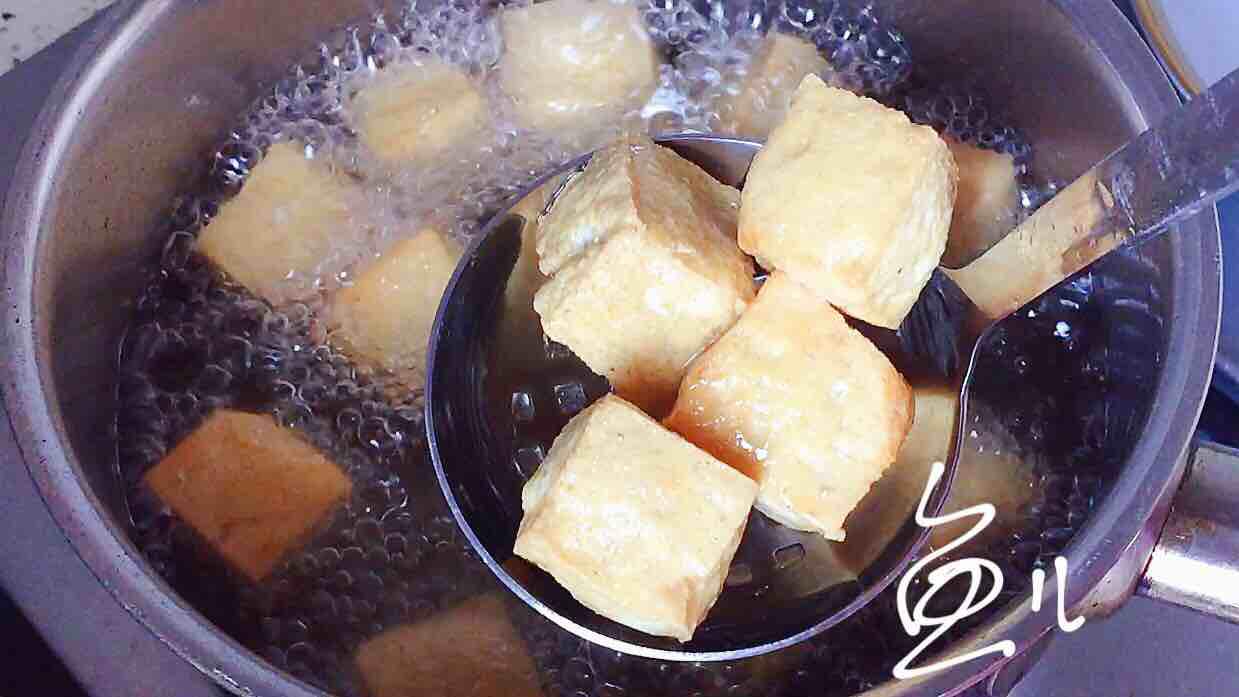 青椒炒豆腐的做法-咸鮮味炒菜譜