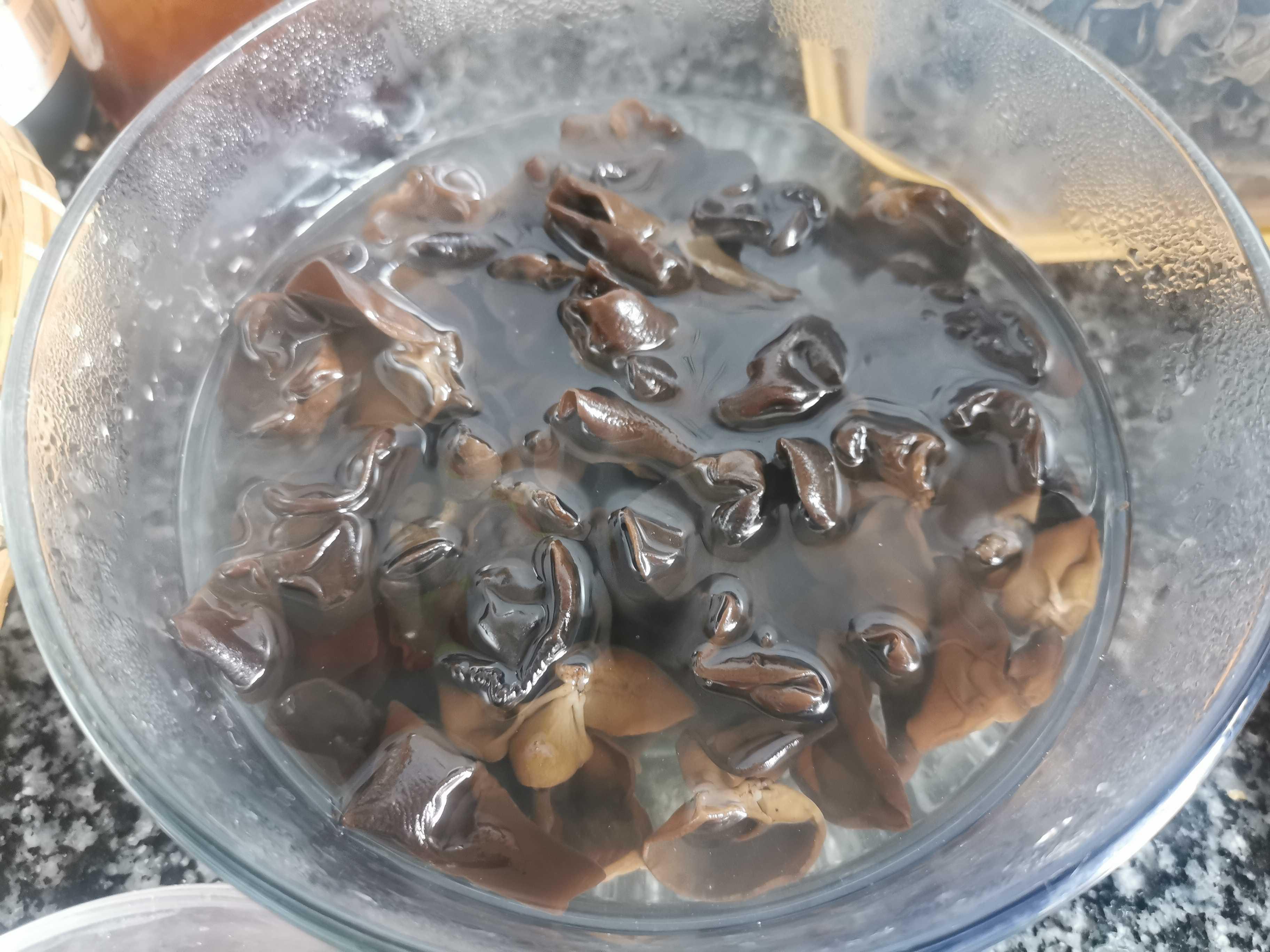 木耳萵筍炒肉的做法-家常味炒菜譜