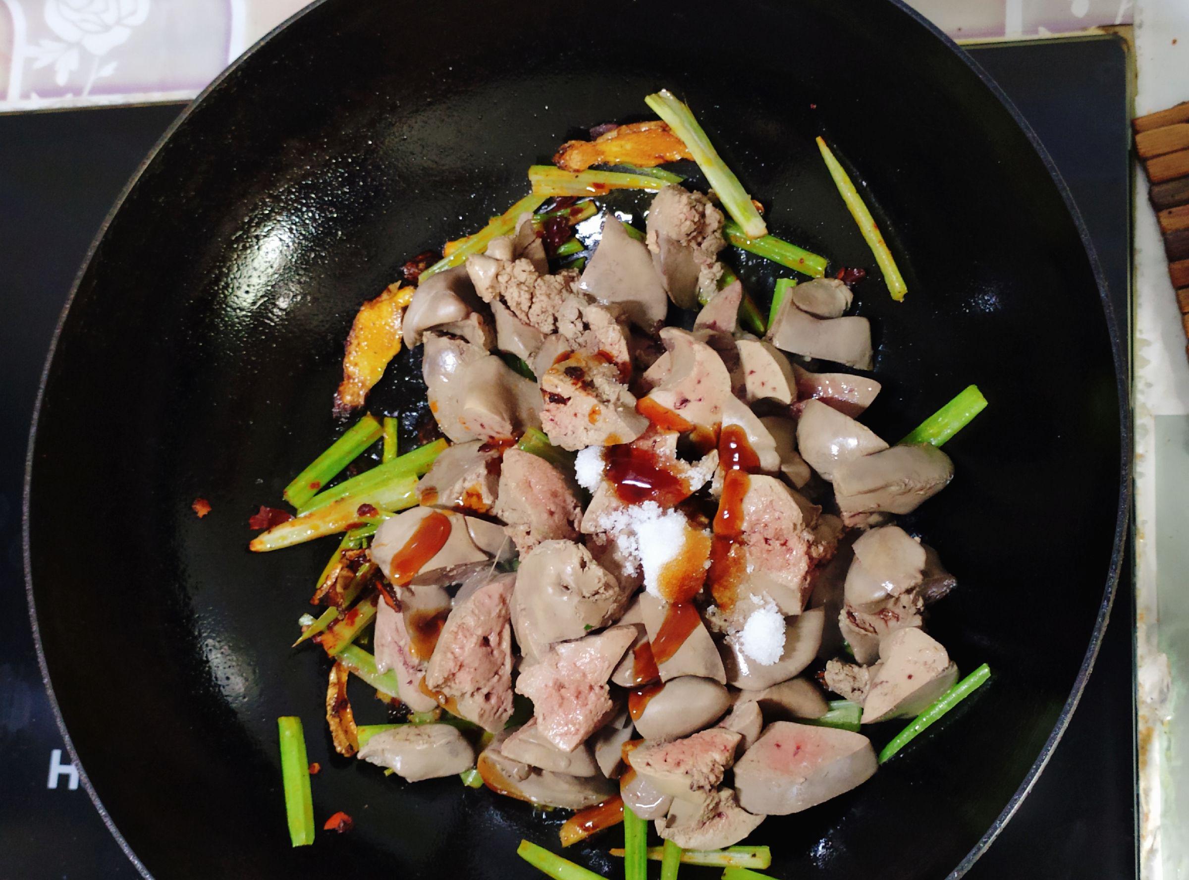 啤酒燒雞肝的做法-豆瓣味燒菜譜