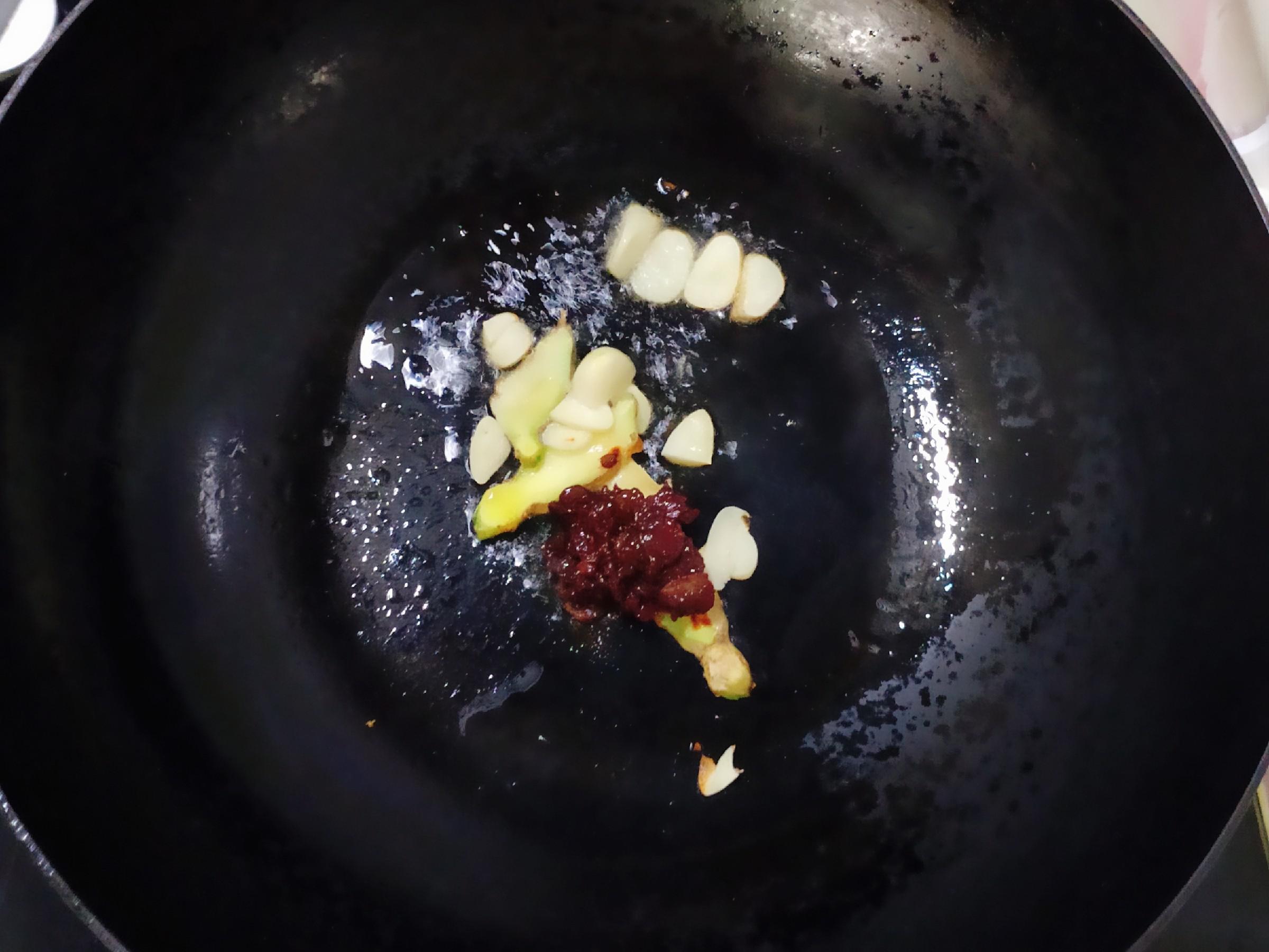 啤酒燒雞肝的做法-豆瓣味燒菜譜