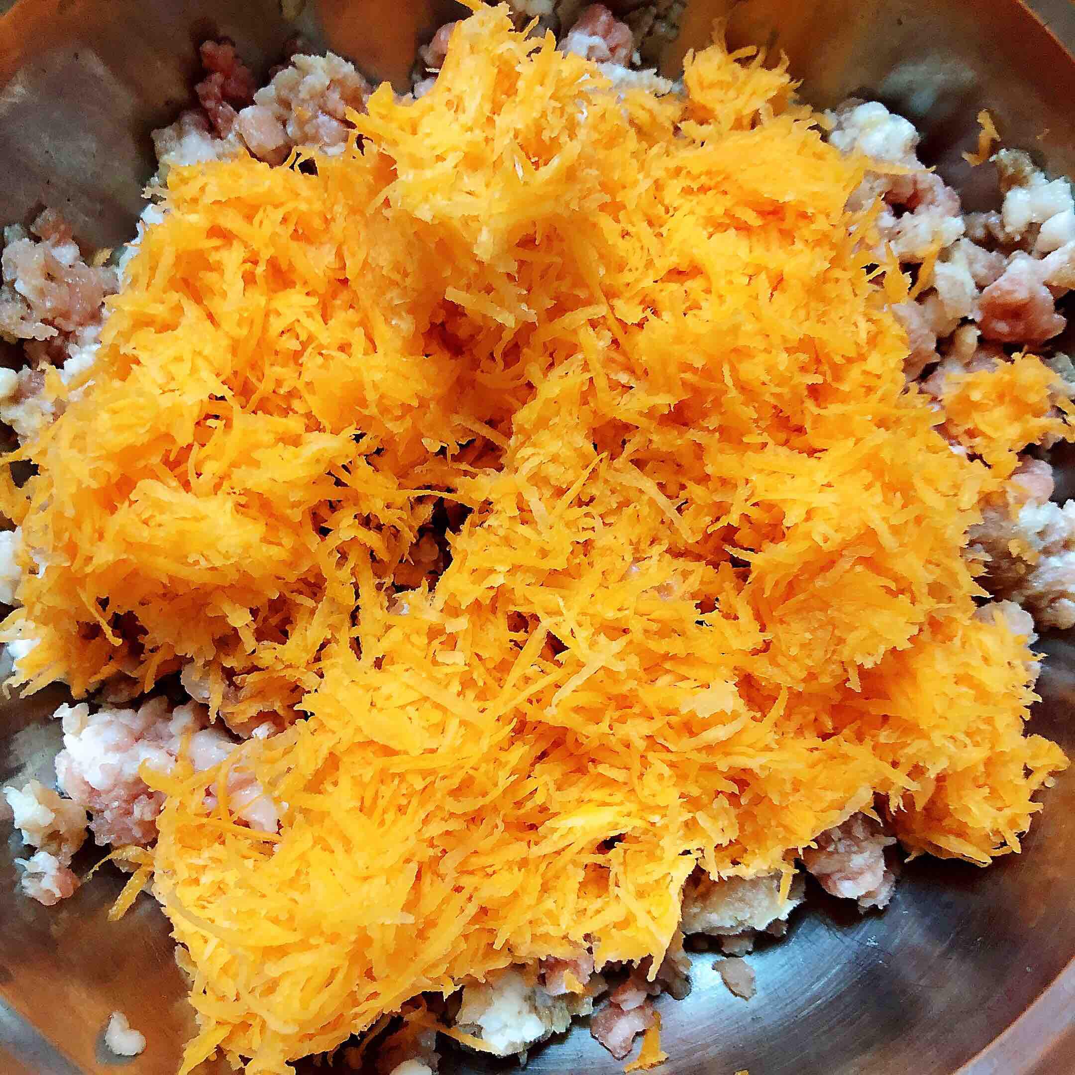 胡蘿卜肉丸子的做法-咸鮮味炸菜譜