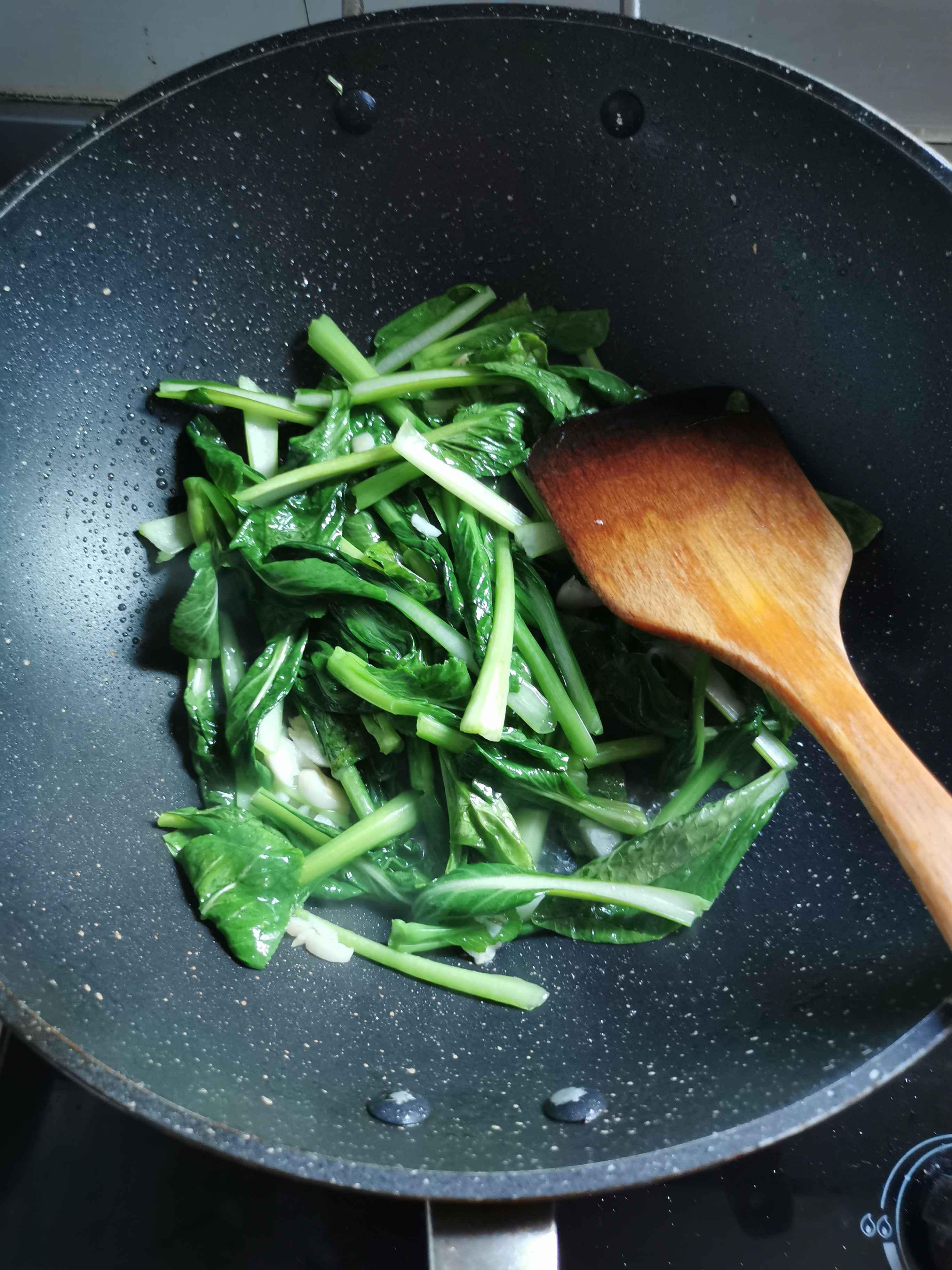 蒜炒菜心的做法-家常味炒菜譜