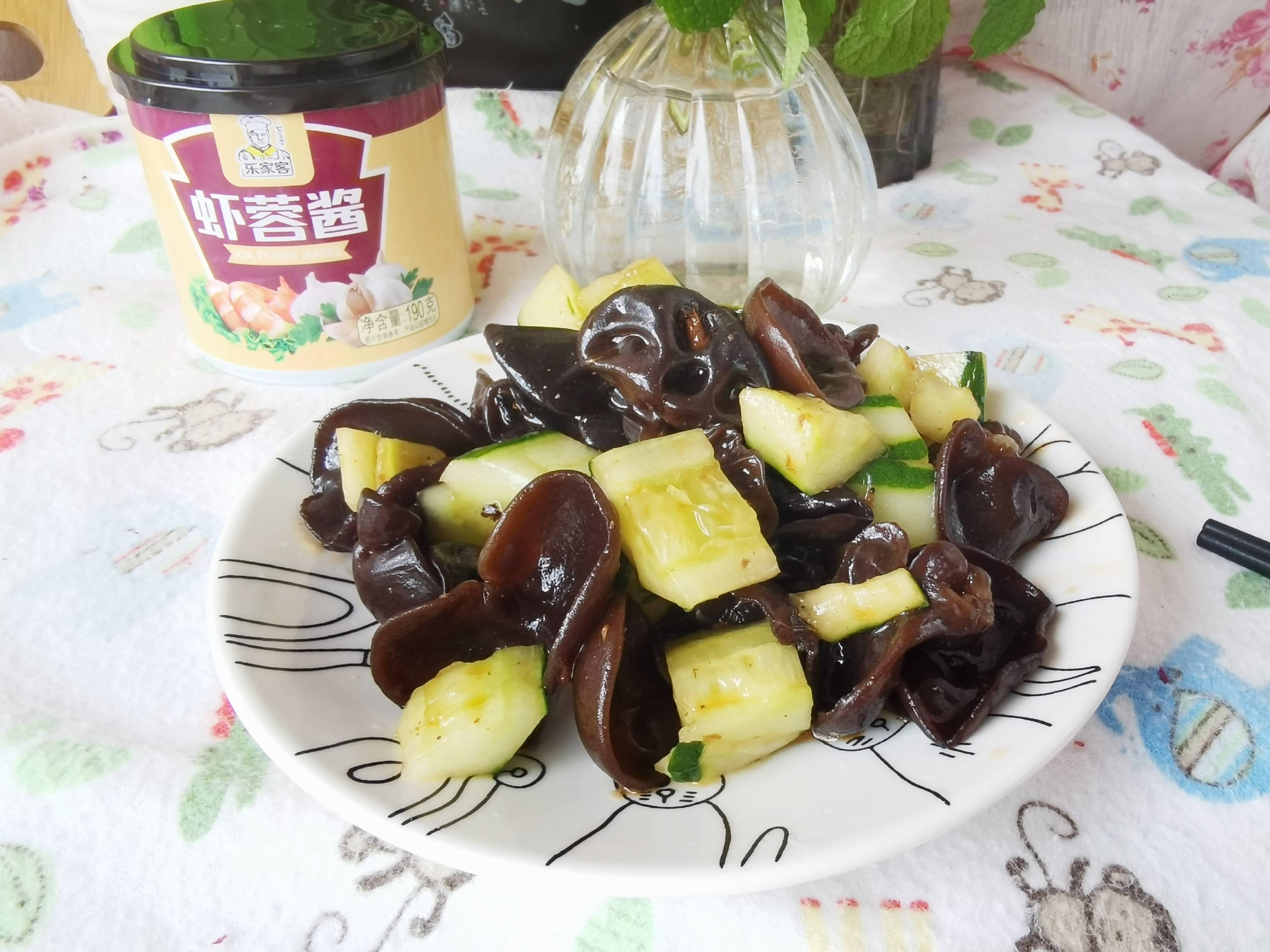 蝦蓉醬拌黃瓜木耳的做法-咸鮮味拌菜譜