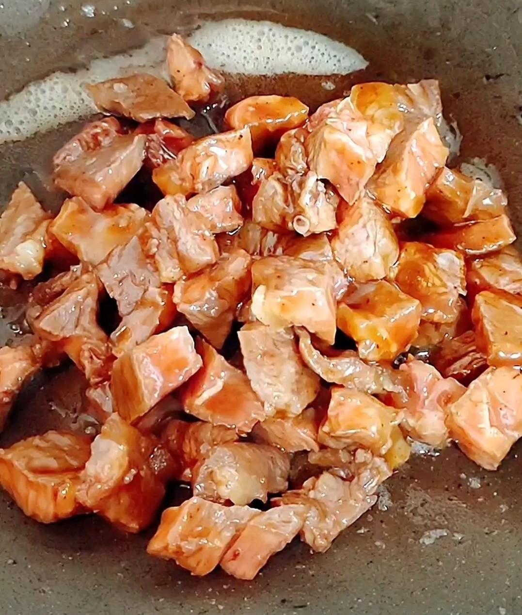 芒果牛肉粒的做法-家常味炒菜譜