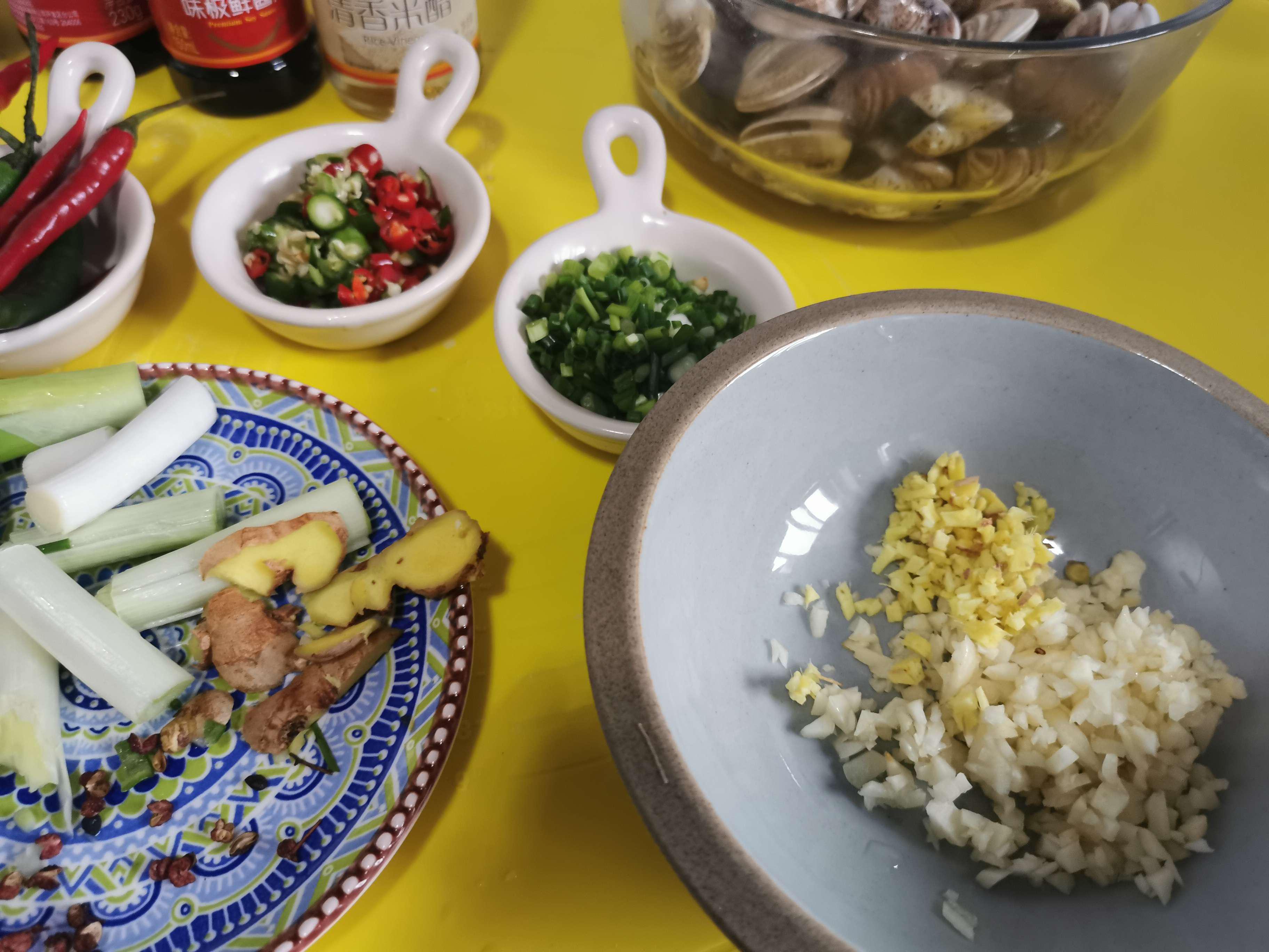 涼拌花蛤的做法-香辣味拌菜譜