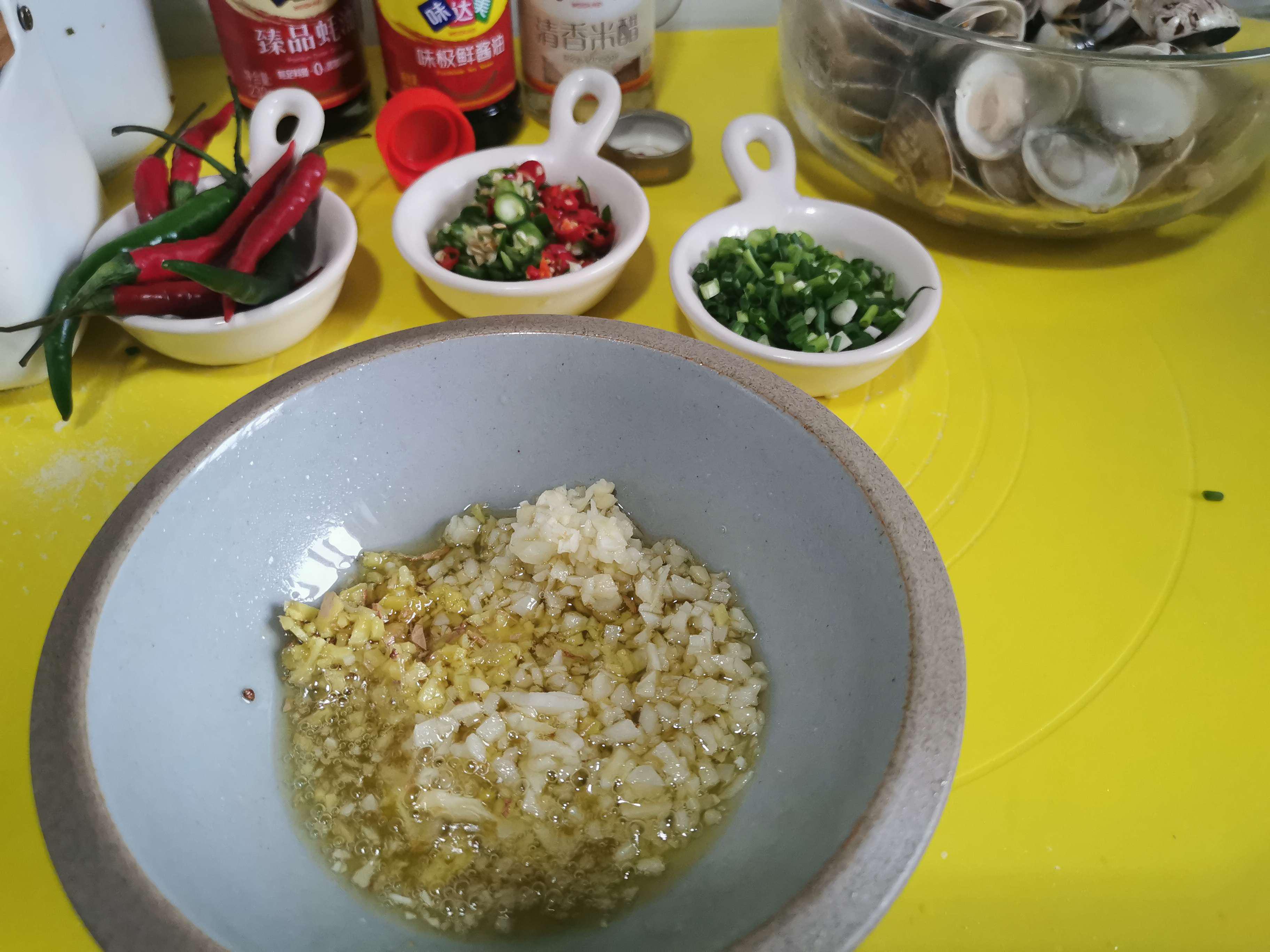 涼拌花蛤的做法-香辣味拌菜譜