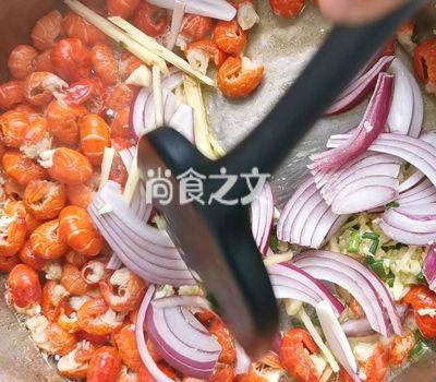 啤酒小龍蝦尾的做法-咸鮮味炒菜譜