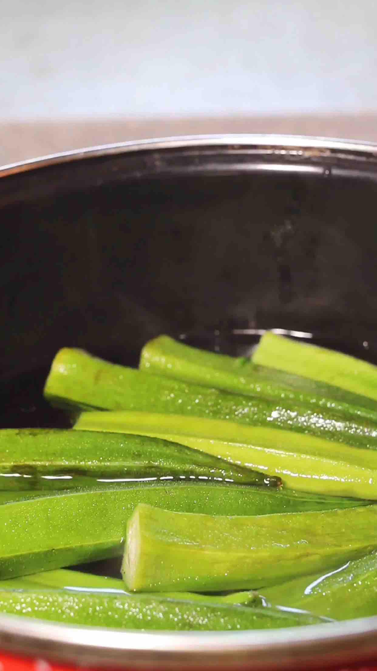 蒜蓉秋葵的做法-蒜香味拌菜譜