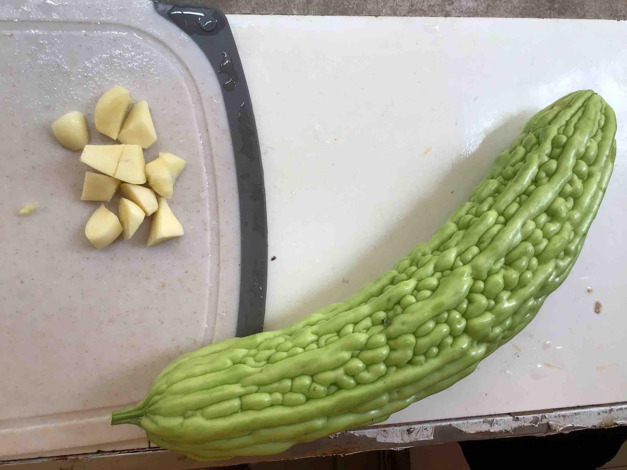 苦瓜炒雞蛋的做法-家常味炒菜譜