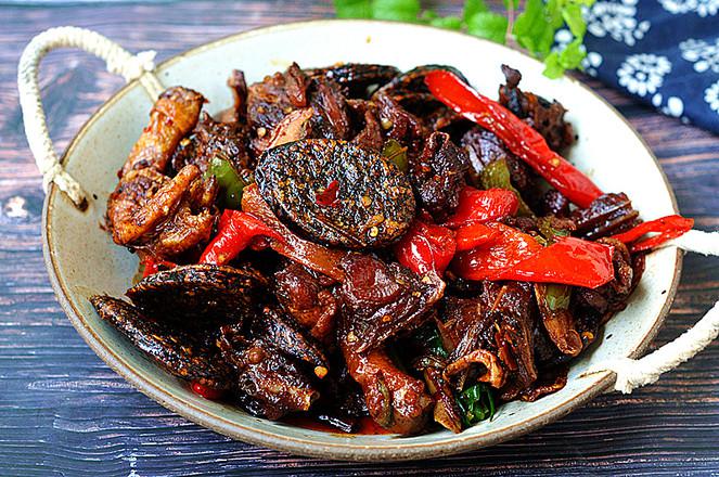 湘西特色菜——血粑鴨的做法-香辣味燒菜譜