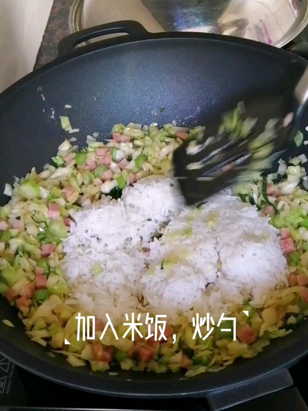 雜蔬炒飯的做法-家常味炒菜譜