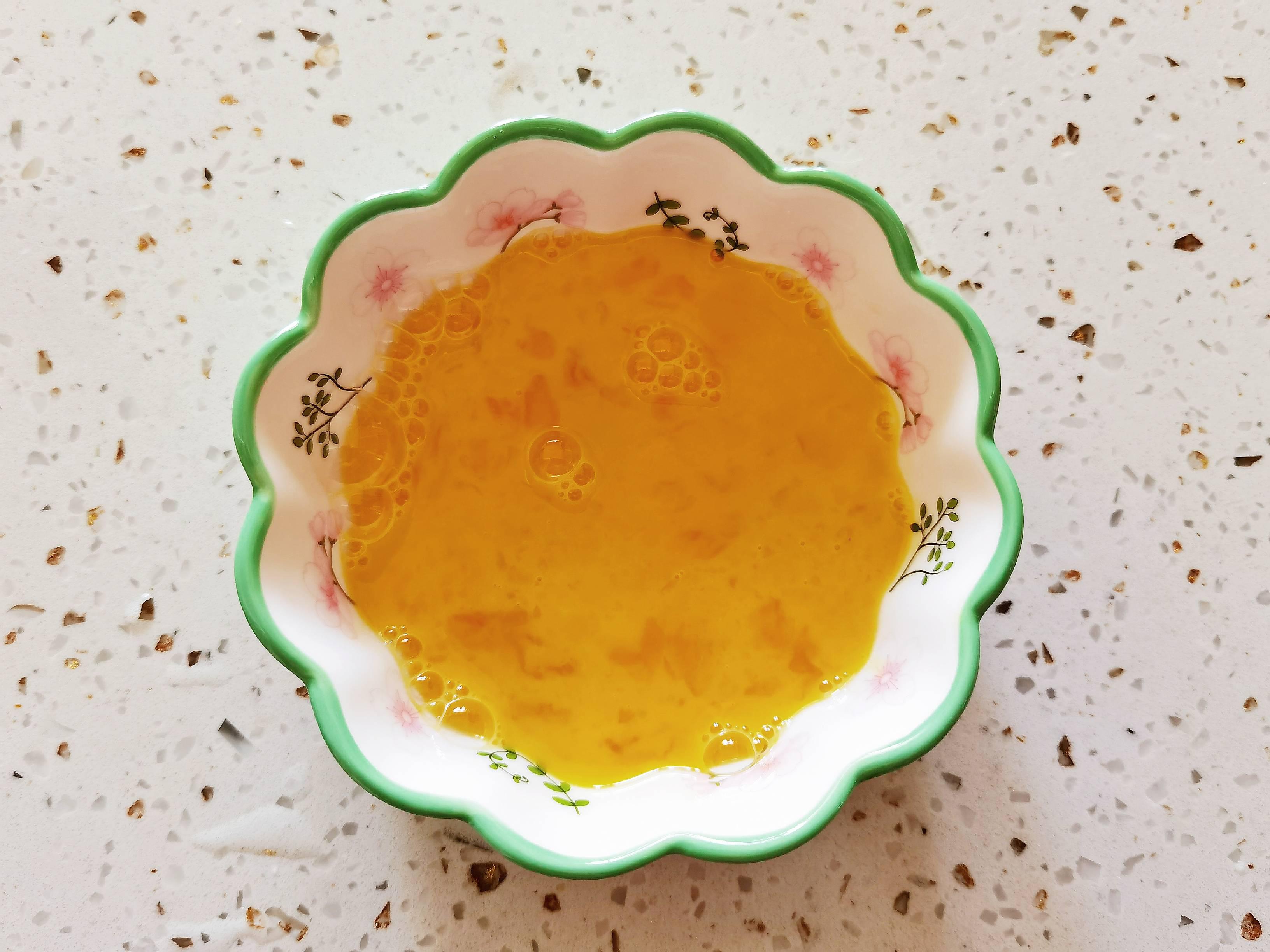 我是半滴雨#來自內蒙古#，參賽作品為韭菜炒豆腐，豆腐嫩滑，韭菜鮮美的做法-咸鮮味炒菜譜