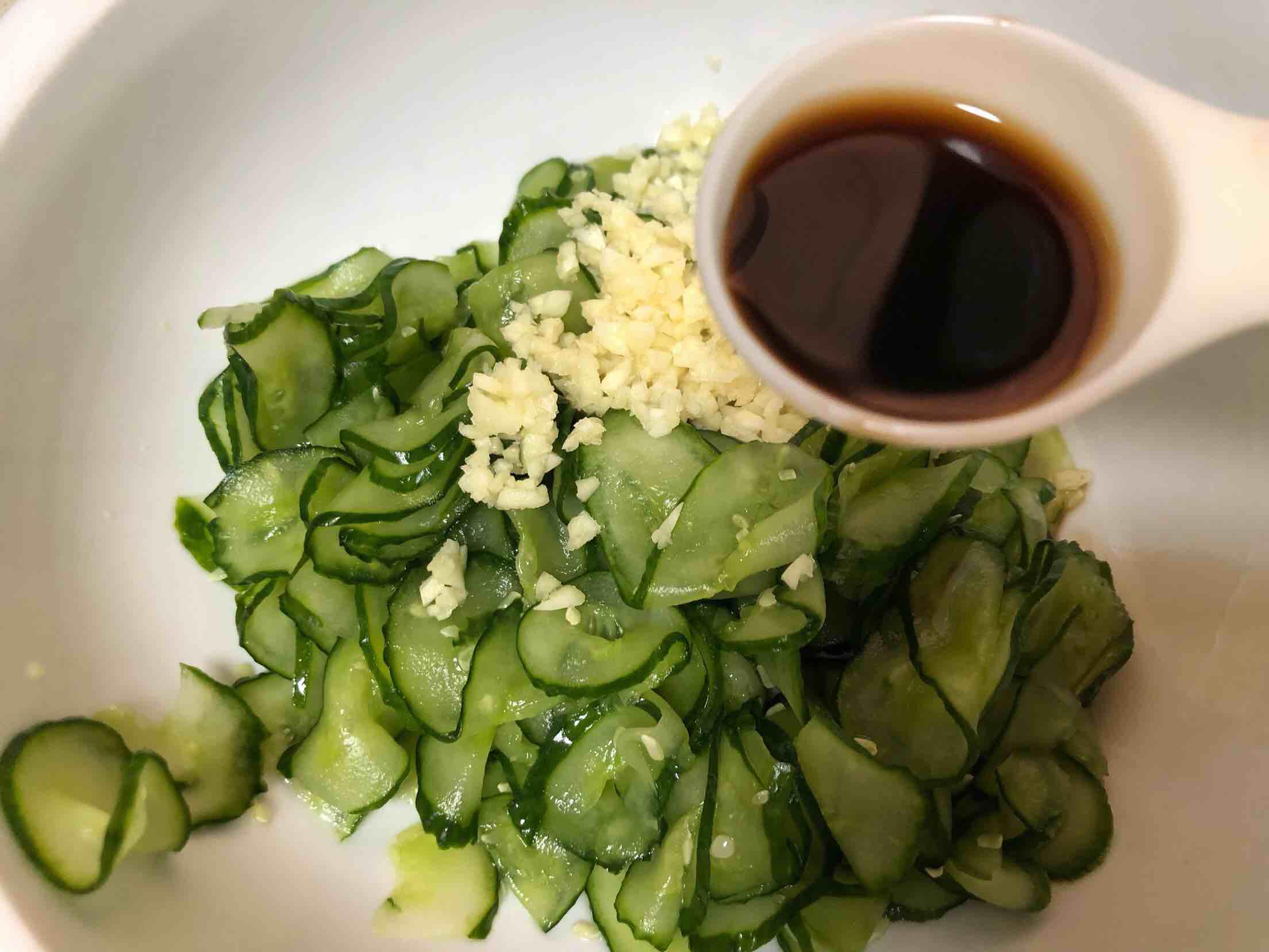 涼拌黃瓜的做法-酸甜味拌菜譜