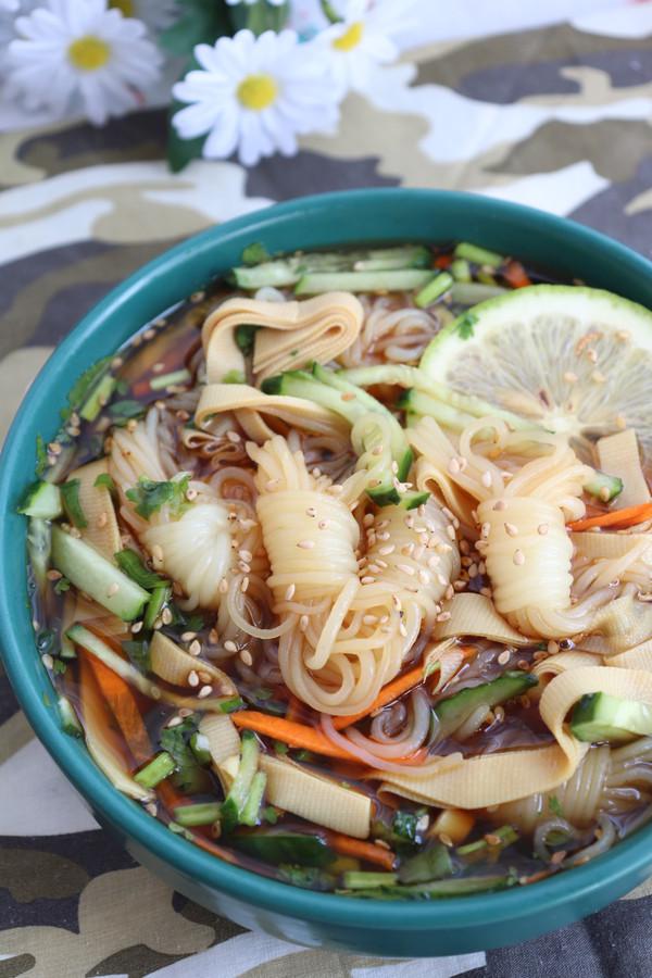 涼拌魔芋絲，清新爽口超開胃的做法-家常味拌菜譜