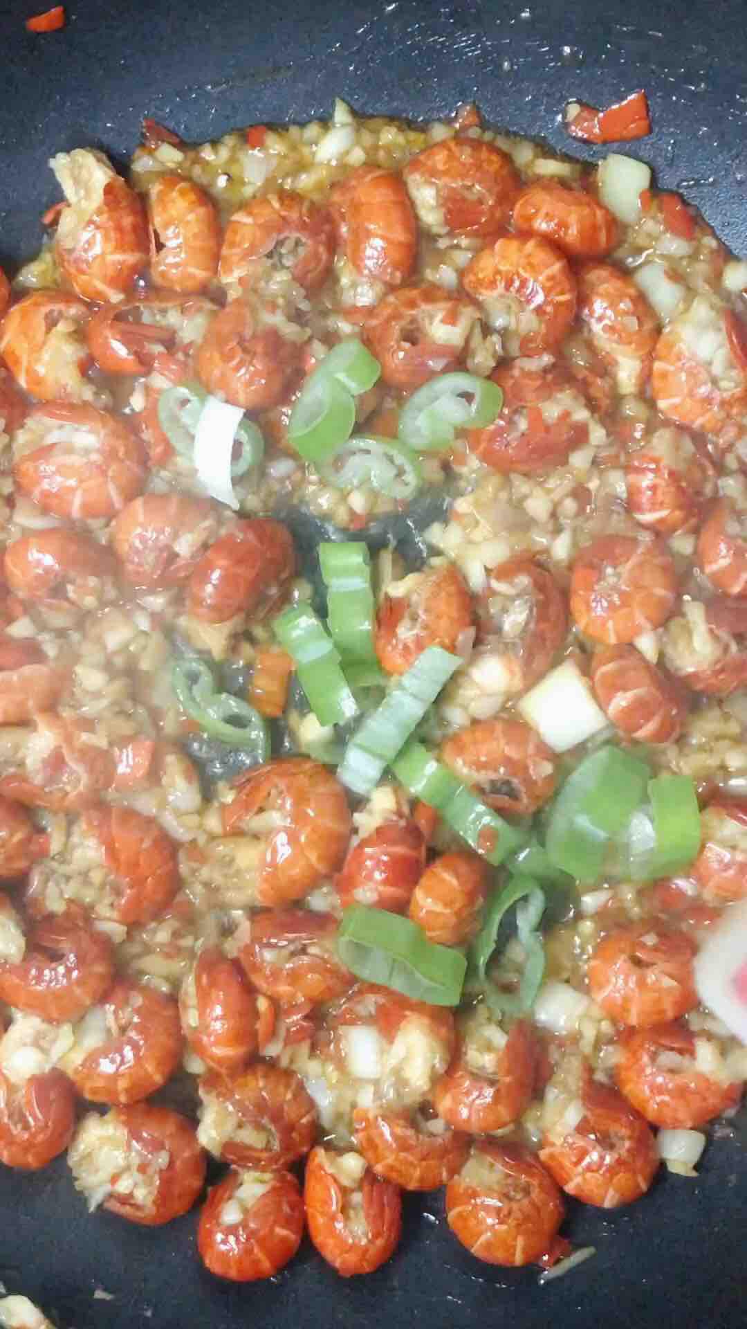 蒜蓉米椒蝦尾的做法-蒜香味炒菜譜