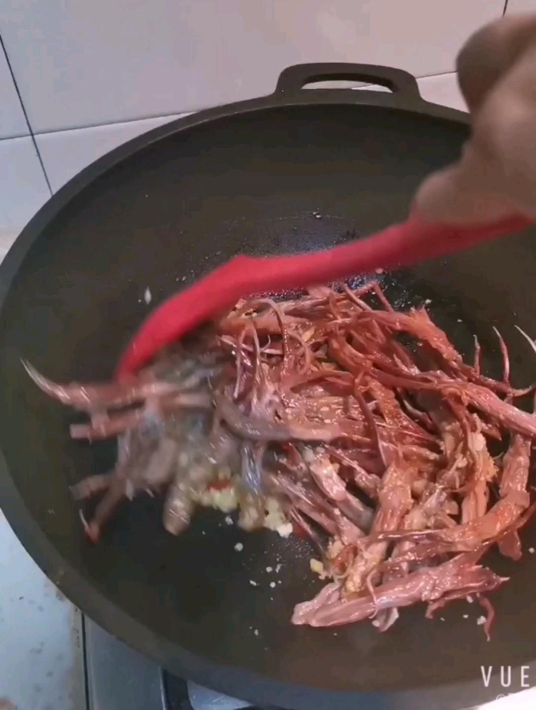 蒜香鴨舌的做法-香辣味燒菜譜