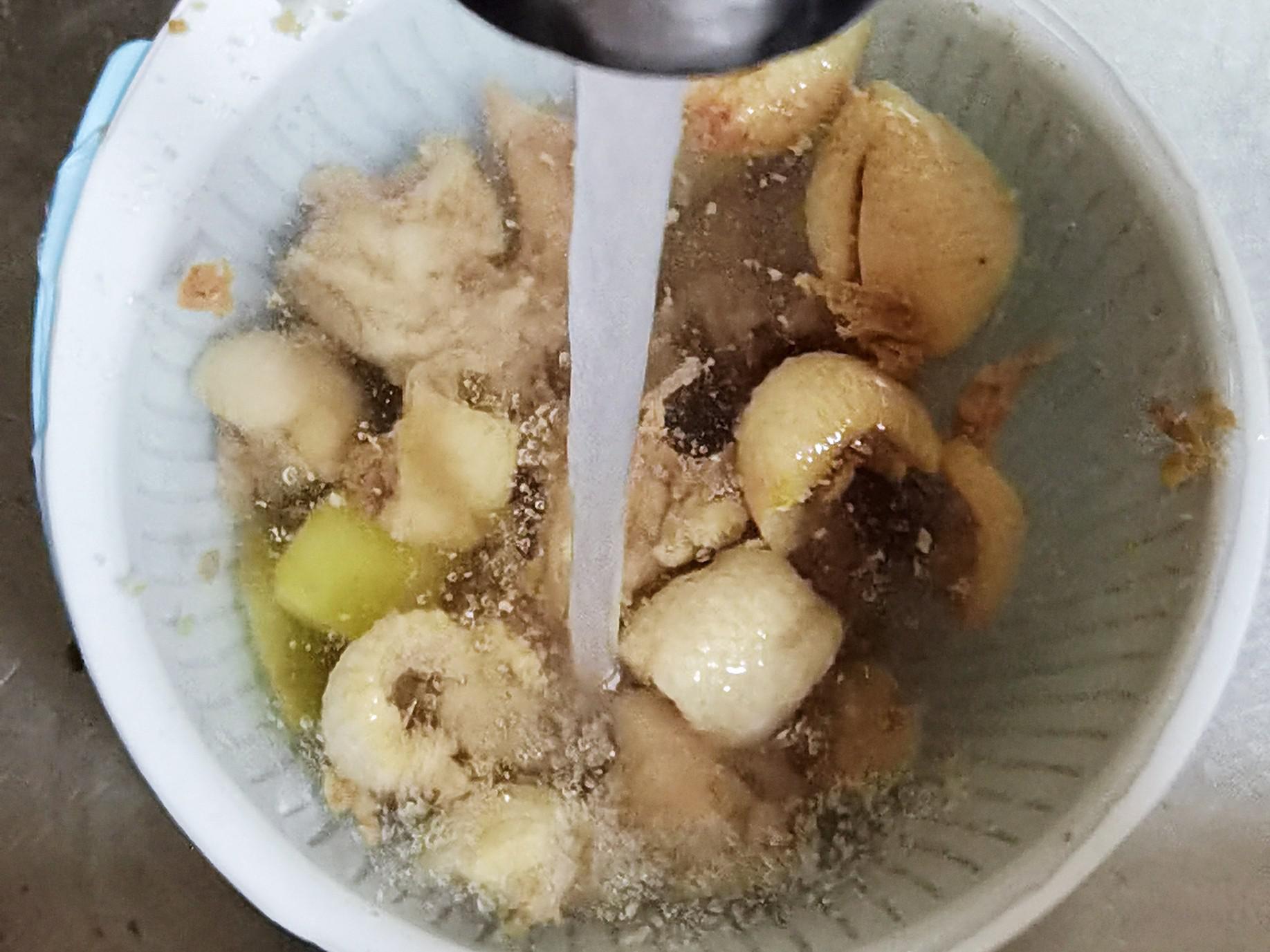 秋季一起來吃鴨，不含1滴水的香辣啤酒鴨，鮮美入味超下飯，吃完不要開車哦的做法-香辣味燜菜譜