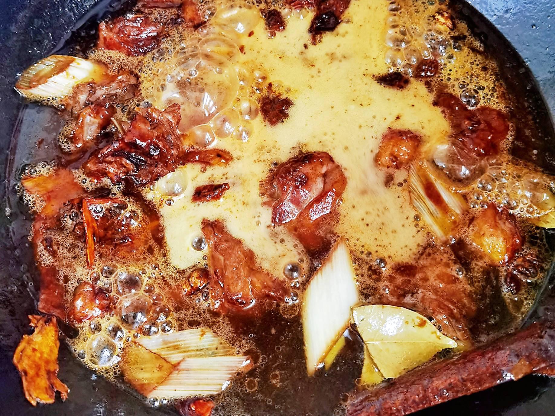 秋季一起來吃鴨，不含1滴水的香辣啤酒鴨，鮮美入味超下飯，吃完不要開車哦的做法-香辣味燜菜譜