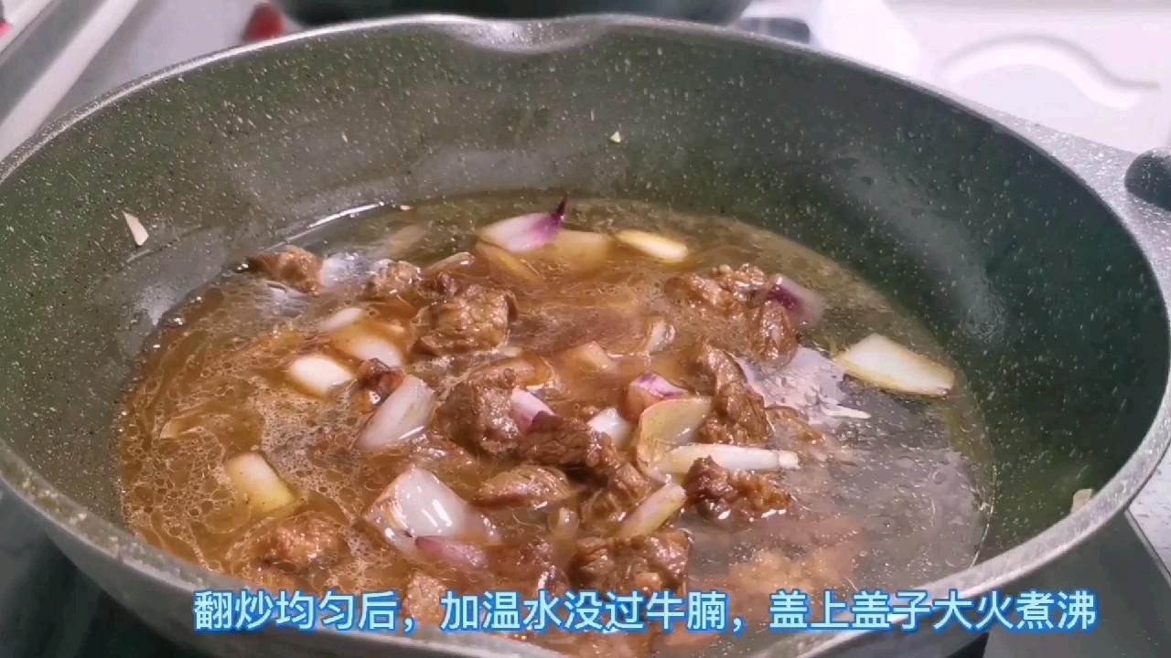 2塊咖喱就能搞定的美味，不需要其他調味品，兒子說比買的好吃多了的做法-咖喱味煮菜譜